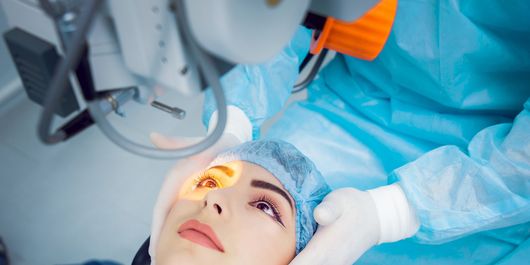 (P) Cum alegi clinica potrivită pentru operația de reducere a dioptriilor?