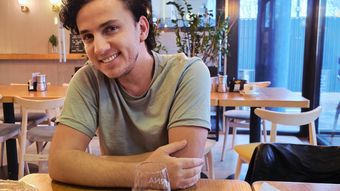 Câți bani câștigă Mihai Trăistariu de 1 mai, după ce a închiriat toate apartamentele de pe litoral: „Trebuie să muncești, nu să aștepți să-ți cadă din cer.”