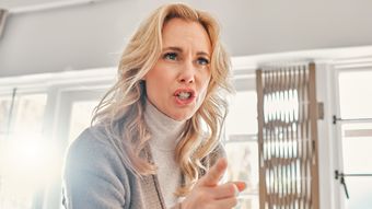 Horoscop 8 mai 2026: O zodie realizează că au acceptat situații care nu îi mai reprezintă
