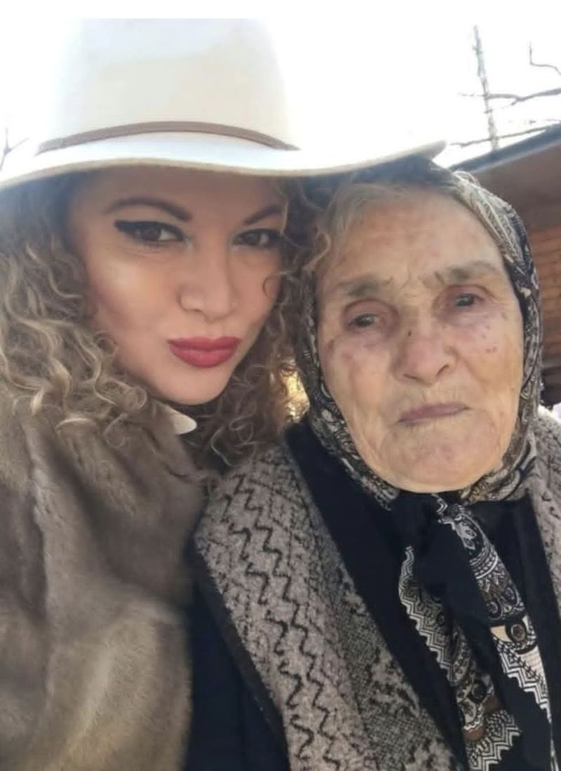 Oana Lis și bunica ei