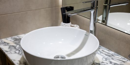 (P) Chiuveta de baie: de la necesitate la obiect de design