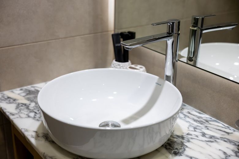 (P) Chiuveta de baie: de la necesitate la obiect de design