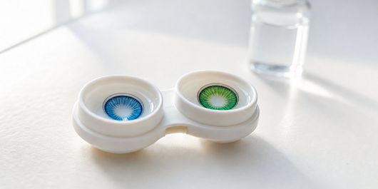 (P) Lentile de contact colorate: ghid complet pentru lentile albastre, verzi și colorate cu dioptrii în 2026