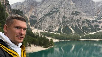 VIDEO Cum răspunde Călin Donca speculațiilor cum că ar fi fost la mare cu soția și amantele: “Dacă aș comenta așa ceva, aș intra în joc.”