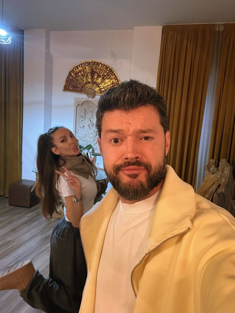 Victor Slav și Selina