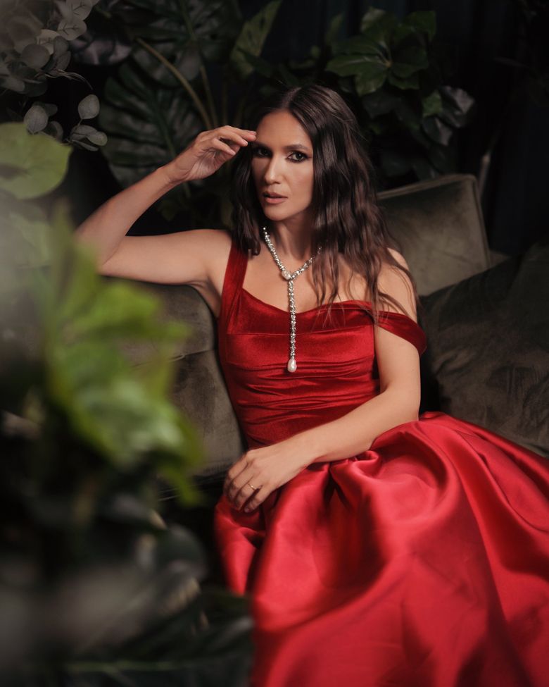 Adela Popescu
