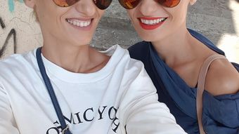 Gemele Oana și Adina Timofte fac dezvăluiri despre căsătoria dintre Deea și Constantin Cataramă. Cum ar putea arăta viitorul pentru ei: “Putem vorbi clar de o despărțire la anul.”