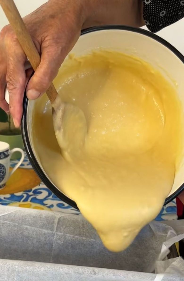 Secretul bunicii Gherghina pentru chec de cacao fraged și gustos. Ingredientul inedit pe care îl folosește: „Ce bine arată, să vedeți cât e de bun și cât se face de rapid!”