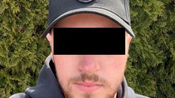 Noi detalii în cazul crimei din Piatra Neamț! Tânărul acuzat că și-a ucis tatăl polițist a făcut o cerere neașteptată în fața magistraților