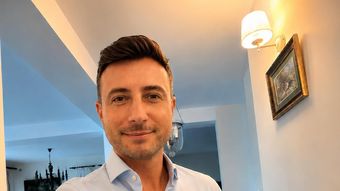 Mesajul lui Valentin Sanfira la împlinirea a 20 de ani de carieră. Ce a spus artistul despre parcursul său profesional: “Am reușit să realizez un vis la care aspiră orice artist.”