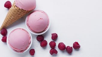Înghețată deliciosă cu zmeură făcută acasă foarte rapid! De ce ingrediente ai nevoie