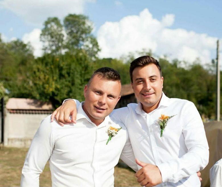 Valentin Sanfira și fratele său