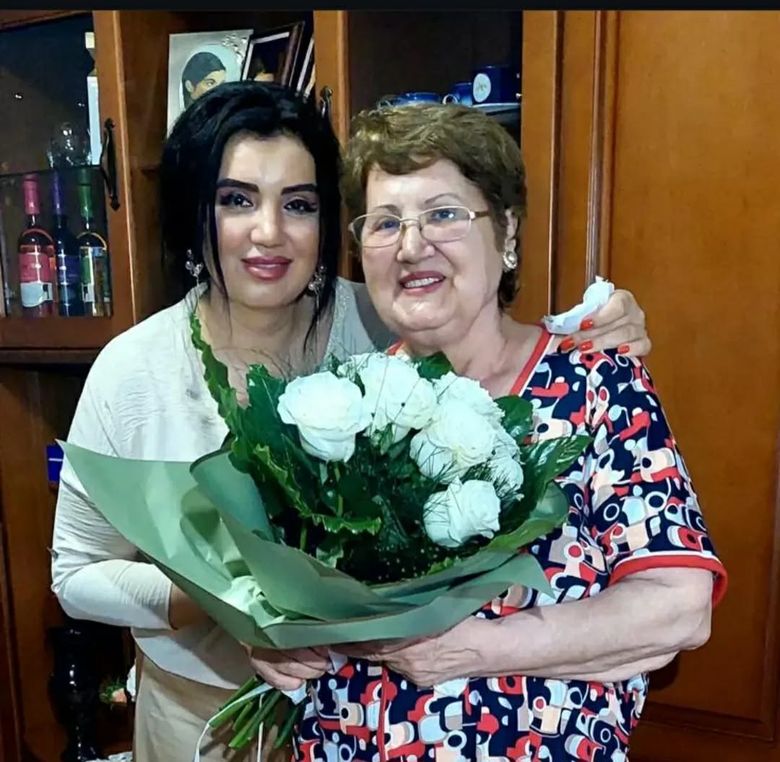 Adriana Bahmuțeanu și mama ei