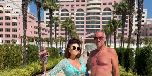 Cornelia dansatoarea, apariție incendiară în costum de baie la 57 de ani! Cum a apărut la piscină alături de soț
