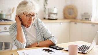 Vârsta de pensionare crește pentru unele femei. Ce ar urma să se întâmple de la 1 iulie 2026 și ce categorie este vizată