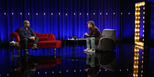 Andrei Vulpescu pune sub lupă amintiri și emoții, sâmbătă, la „În Oglindă”: „La un moment dat, se spunea <și la bine și la greu>. Și acum ne-am debarasat de greu și vrem doar bine...E consumerismul modern”