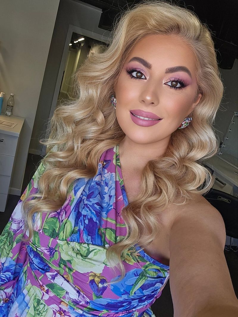 Ornela Pasăre