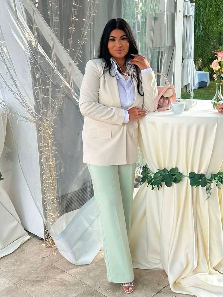 Ramona Manole 