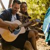 (P) Camping &icirc;n cuplu: 10 idei pentru un weekend romantic &icirc;n natură