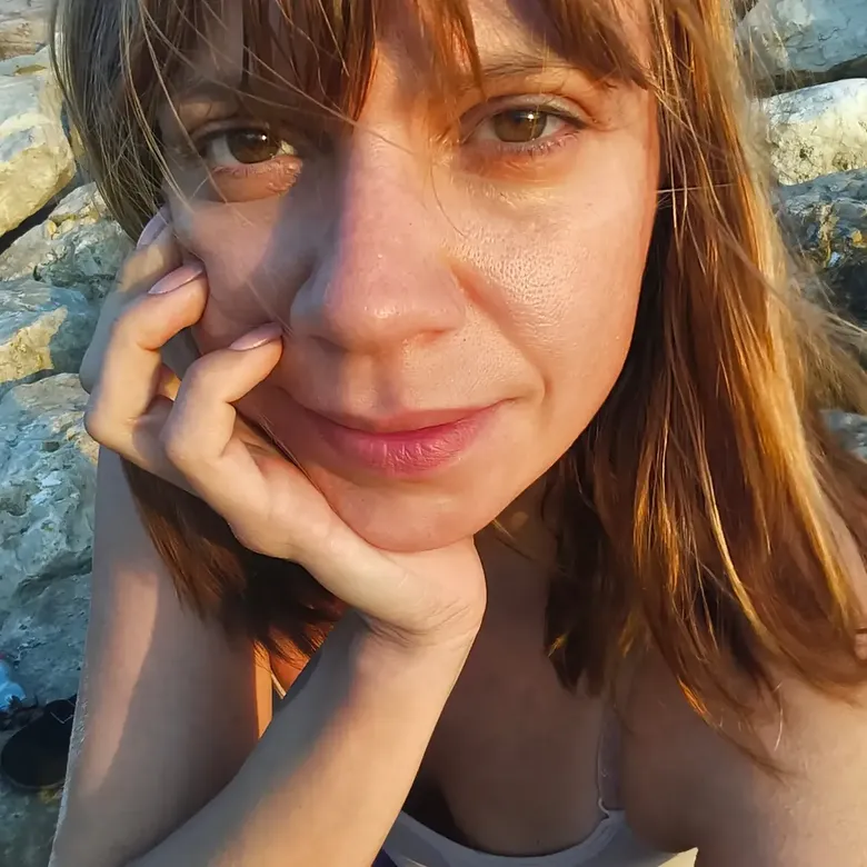 5 moduri prin care ceaiul te face mai frumoasa. Afla care sunt intrebuintarile lui cosmetice