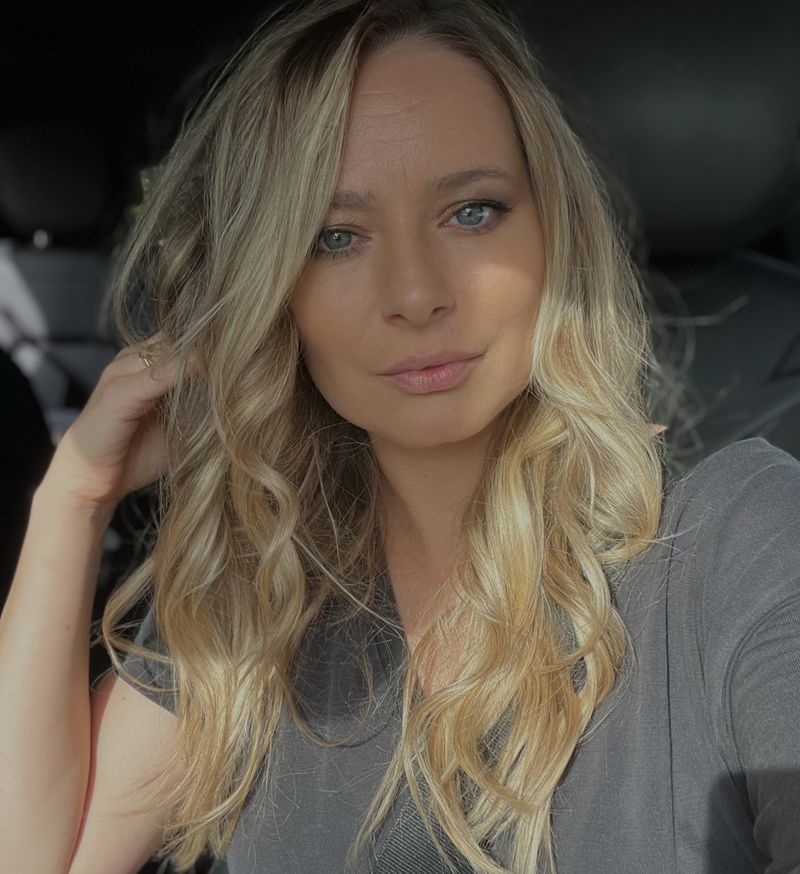 Laura Cosoi