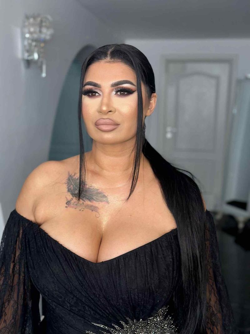 Ramona Manole