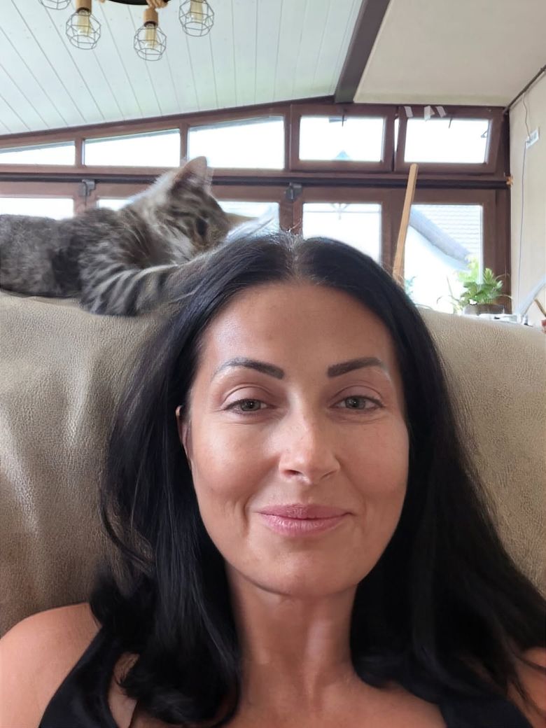 Gabriela Cristea și pisica ei