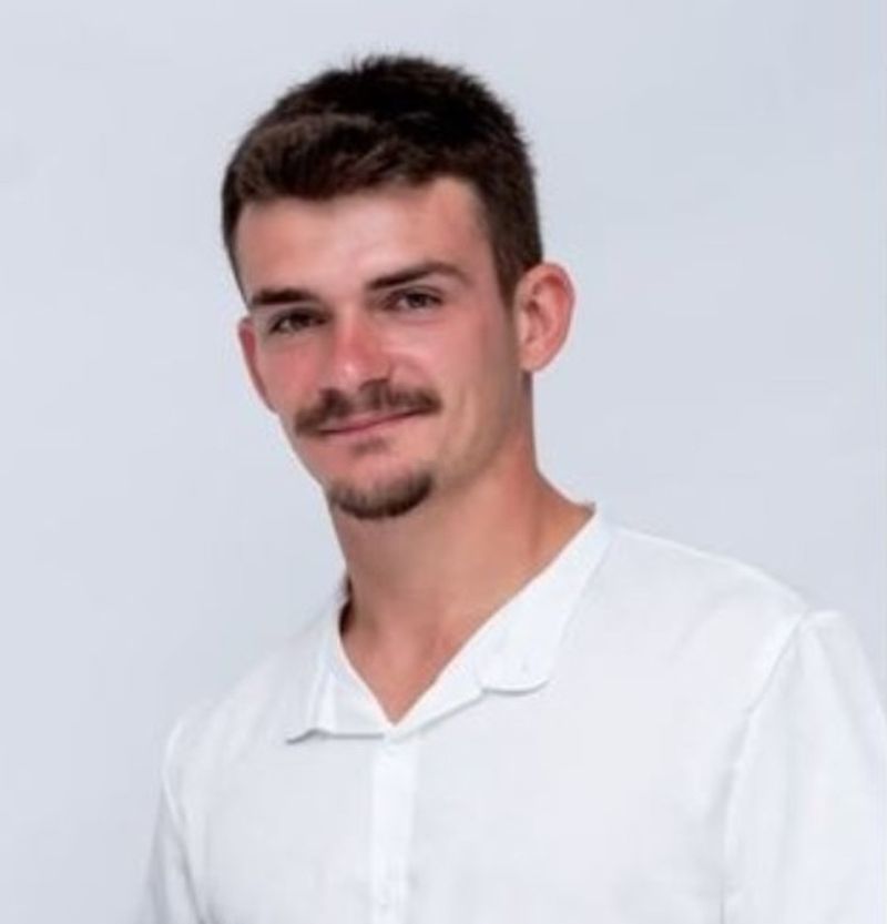 Fostul iubit al tinerei