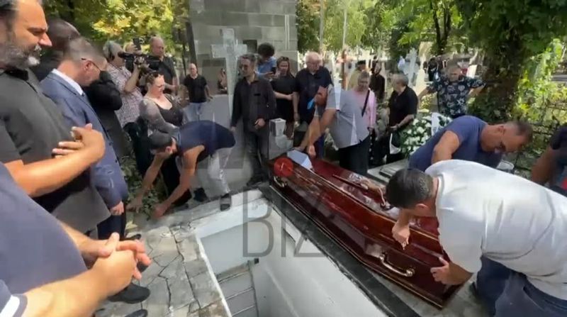 &Icirc;nmorm&acirc;ntare Anca Pandrea
