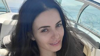 Mesajul sfâșietor postat de fiul Mădălinei Apostol după moartea mamei sale. Durere de nedescris pentru apropiații femeii: “Te iubesc mult!”