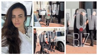 FOTO Imaginile durerii cu mama Mădălinei Apostol în cârje. Femeia a ajuns lângă sicriul fiicei sale