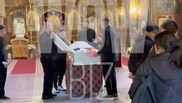 Trupul Mădălinei Apostol a ajuns în biserică