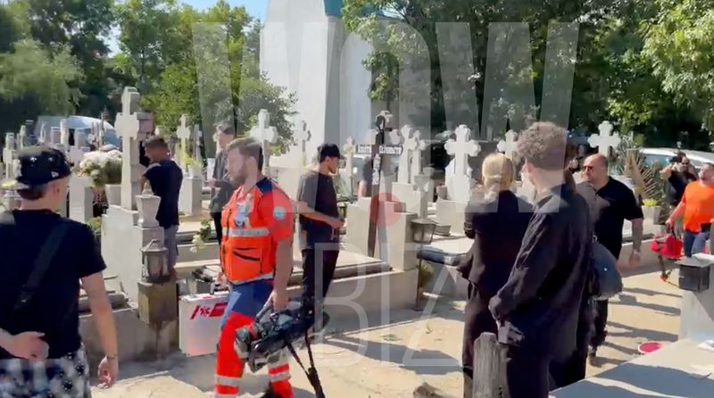 &Icirc;nmorm&acirc;ntare Mădălina Apostol