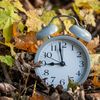 23 septembrie 2026: echinocțiul de toamnă. C&acirc;nd trece Rom&acirc;nia la ora de iarnă