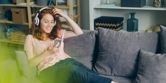 (P) Divertismentul digital și timpul liber: Cum își găsesc femeile moderne momente de deconectare