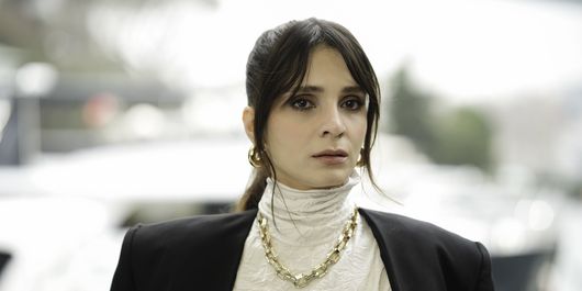 Meriç Aral, în „Inimă de mamă”, la Kanal D, în rolul lui Irmak: „Irmak a fost manipulată la o vârstă fragedă și a confundat această manipulare cu iubirea”
