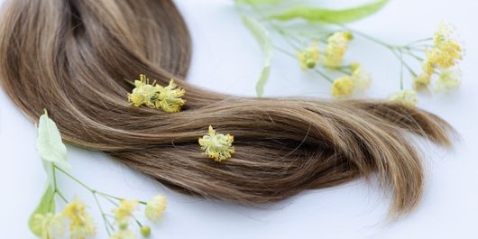 (P) 	Cum să îți îngrijești scalpul și părul: obiceiuri și ingrediente cosmetice