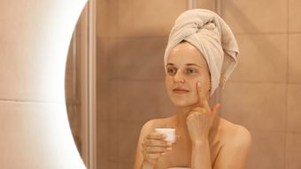 5 schimbări pe care trebuie să le faci pentru tenul tău în sezonul de toamnă