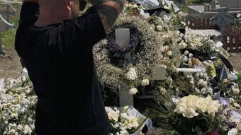 De necrezut! Semnul pe care l-a primit Claudiu Molnar de ziua lui, în timp ce era la mormântul soției: “Încă o dovadă!”