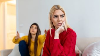 Horoscop 1 noiembrie 2026: O zodie trebuie să aibă grijă la relațiile din jur și certurile cu oamenii dragi