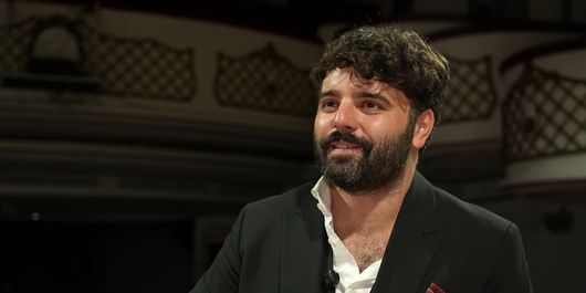 Duminică, de la ora 14:30, la ”Asta-i România!”. De la Mihăiță la Miguel Gane - povestea românului plecat din Argeș, care a devenit cel mai citit poet contemporan în limba spaniolă