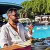 Motivul pentru care Armin Nicoară nu petrece foarte mult timp alături de fiul său. Ce se &icirc;nt&acirc;mplă cu artistul atunci c&acirc;nd vine de la c&acirc;ntări: &ldquo;&Icirc;n fiecare zi am c&acirc;te ceva.&rdquo;