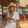 Gabriela Prisăcariu, criticată pe internet după o ședință foto. Ce le-a răspuns modelul celor care i-au spus că este căsătorită: &ldquo;Ce-ar trebui să fac? Să aștept să divorțez?&rdquo;