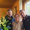 Unul din frații Graur, &icirc;n lacrimi cu g&acirc;ndul la mama lui. Ce i-a transmis femeii care i-a dat viață cu ocazia aniversării ei: &ldquo;Toată viața a slujit și at&acirc;t a știut.&rdquo;