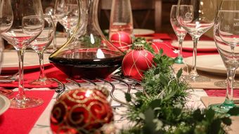 Cum setezi limite cu rudele la mesele de familie: Scripturi calde dar ferme pentru întrebările incomode de sărbători