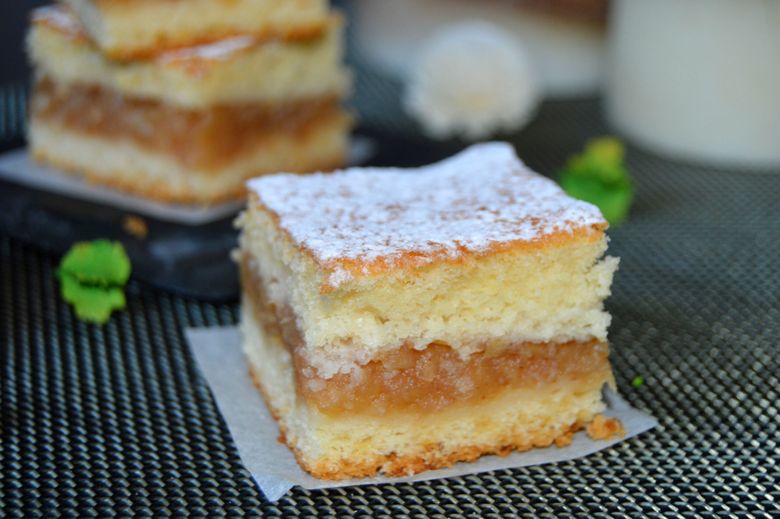 Placinta turnata cu mere - reteta delicioasa si usoara