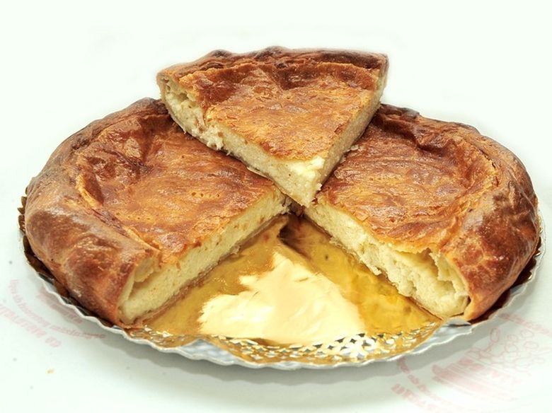 Cum să faci cea mai gustoasă reţetă de plăcintă cu brânză sărată! Cum să faci cea mai gustoasă reţetă de plăcintă cu brânză sărată!