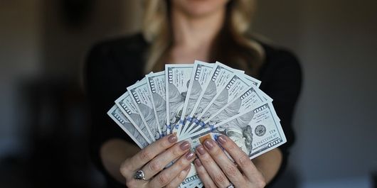 Horoscopul lui Nostradamus. Cele 5 zodii care se vor imbogati