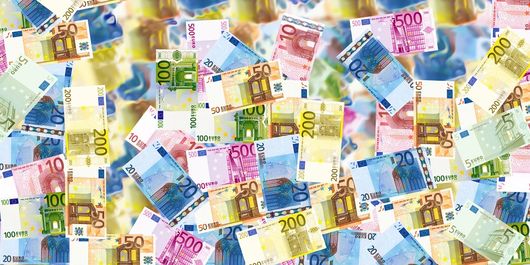 Vor avea şi bani şi dragoste! Cele 3 zodii norocoase din anul 2019. Una dintre ele îşi va întâlni marea iubire