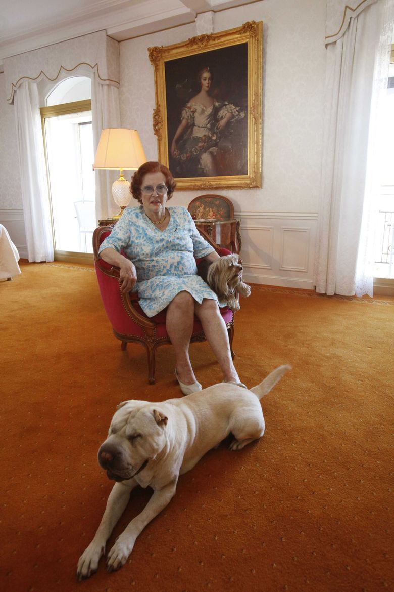 A MURIT REGINA! Vestea a fost CONFIRMATĂ! Va fi DOLIU timp de o lună! A MURIT REGINA! Vestea a fost CONFIRMATĂ! Va fi DOLIU timp de o lună!